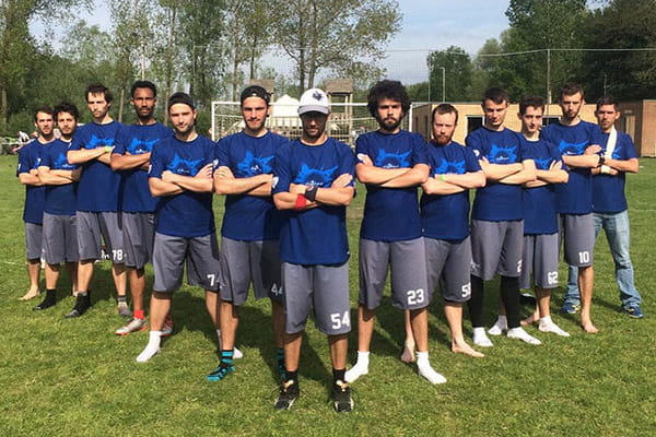 sport team posing with crossed arms in v shape